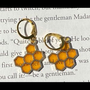 Honeycomb gold hoop dangle earrings
